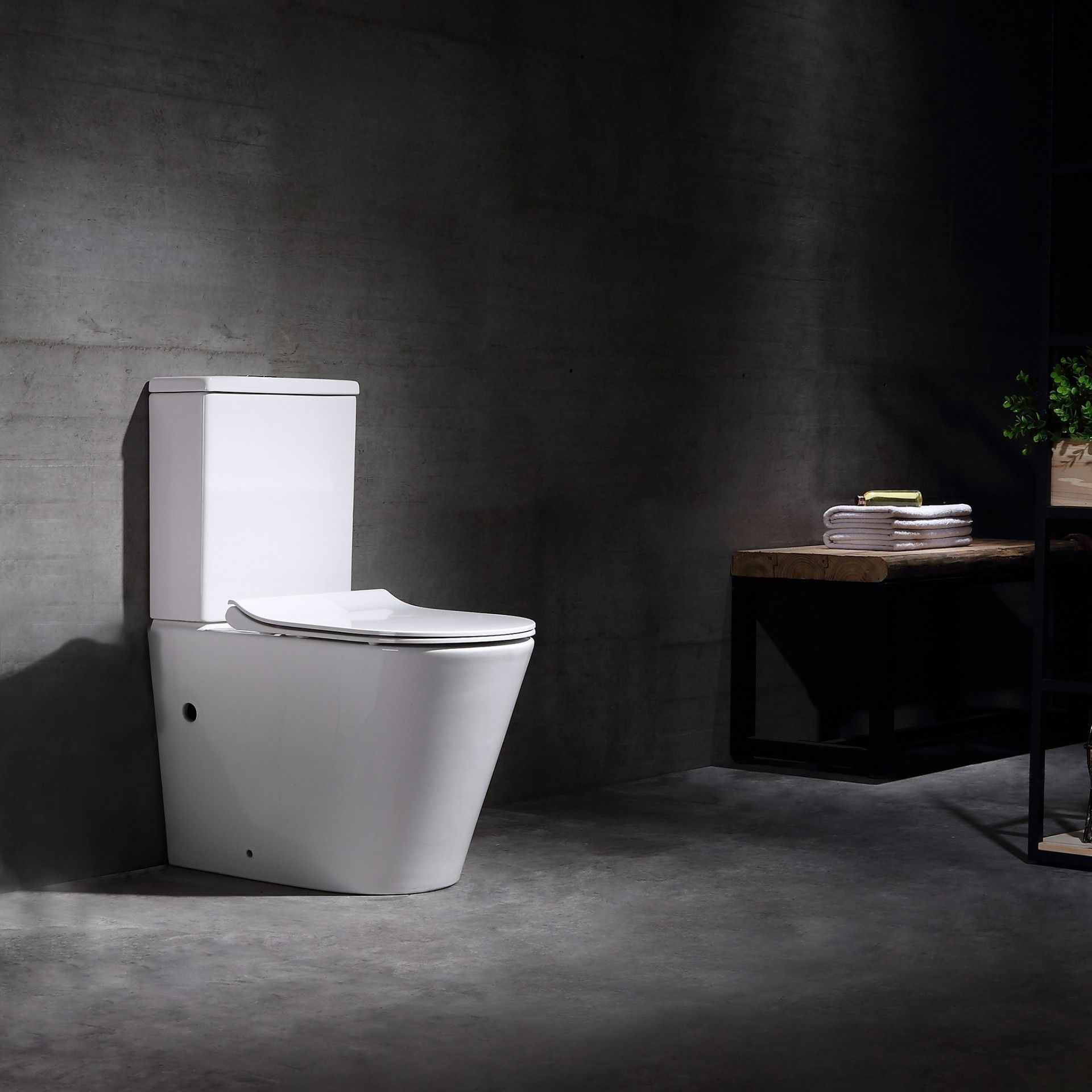 Ferrara Compact Toilet with Tank and Top