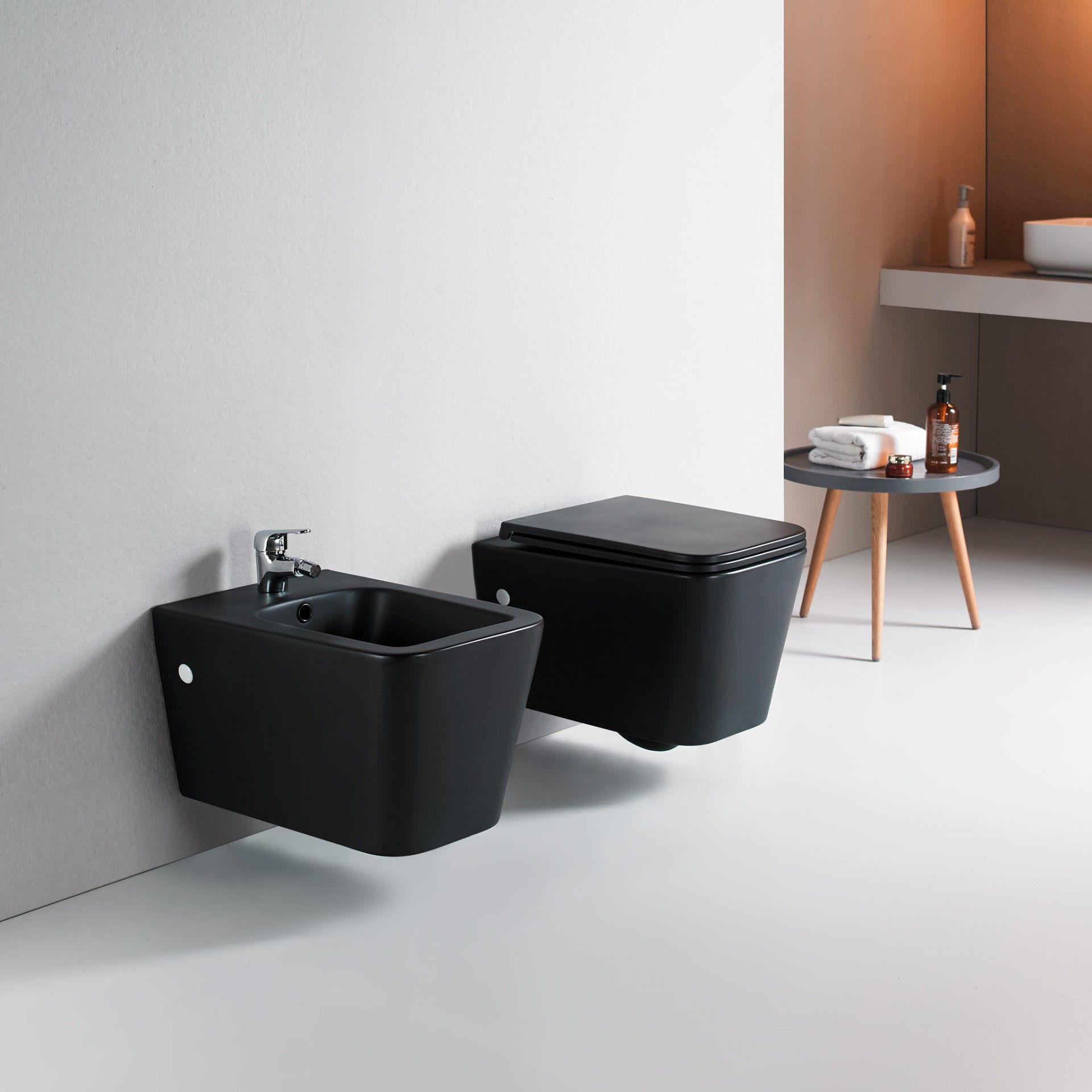 Sanita Suspensa Monza com Tampo Soft Close